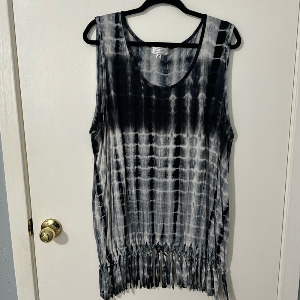 New without tags Shannon Ford New York tank with fun tassel detail
